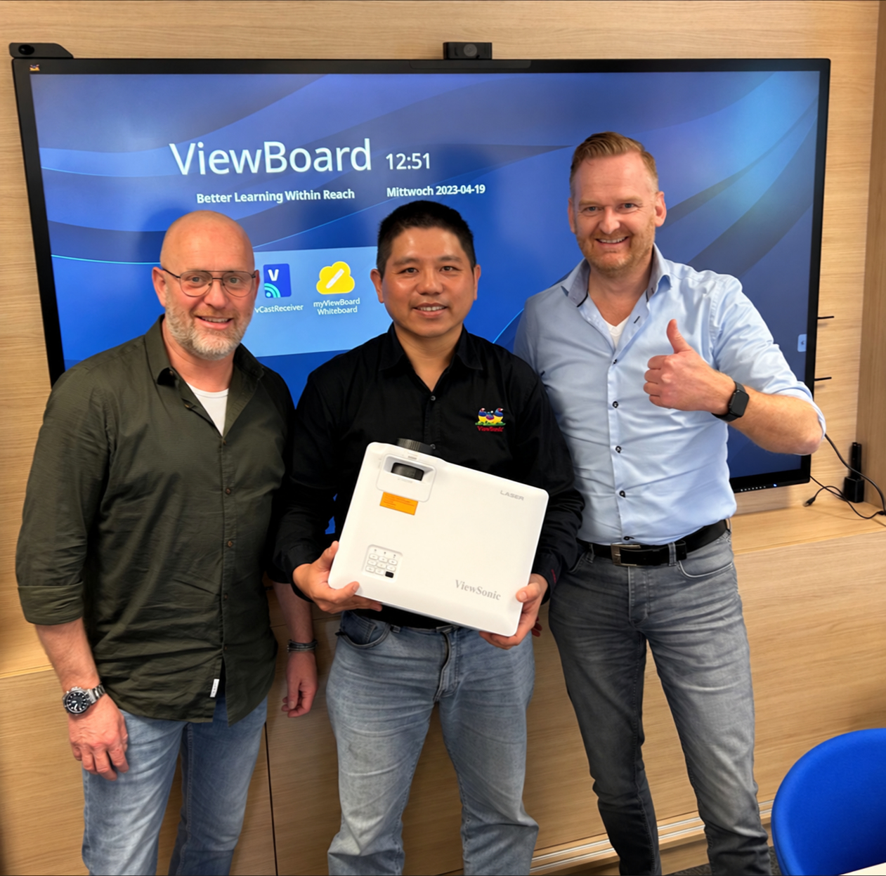 Weitsen connects with global colleagues to catch the signal and uncover the real challenges users face.