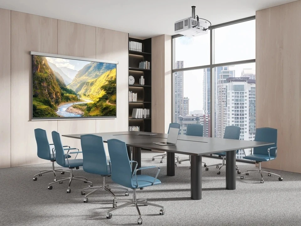Bright Images for Large Venues 1