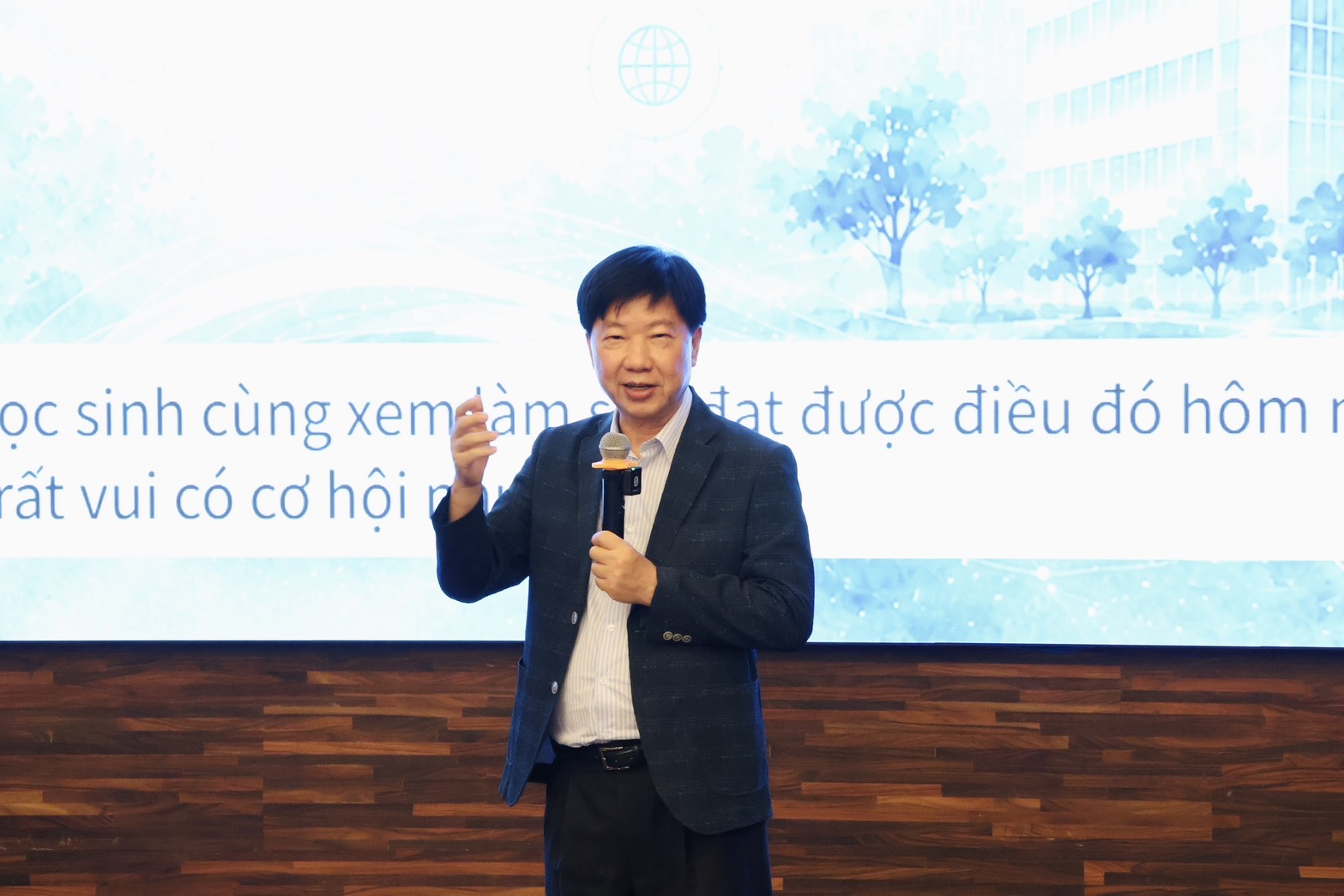 朱家良表示，教育科技關注的不應只是產品本身，而是理解使用者情境並解決真實問題，才能協助教師翻轉教學、提升學生的學習成效。