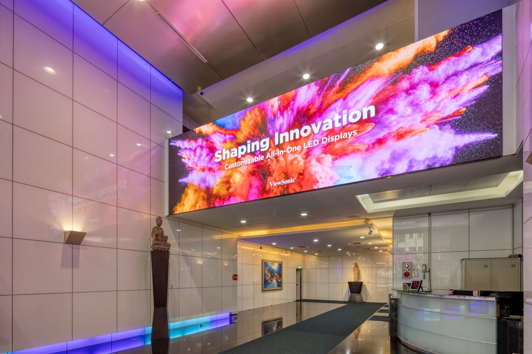 The 263-inch LDC is made to fulfil the needs of branding signage in the lobby.